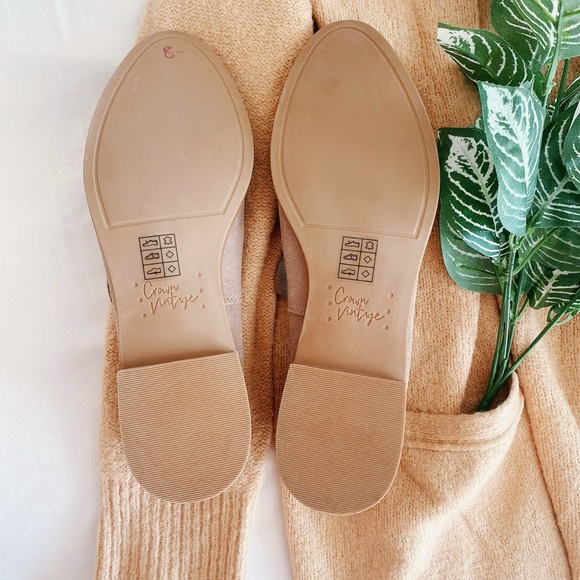 Crown vintage suede tan flats - Picture 3 of 9